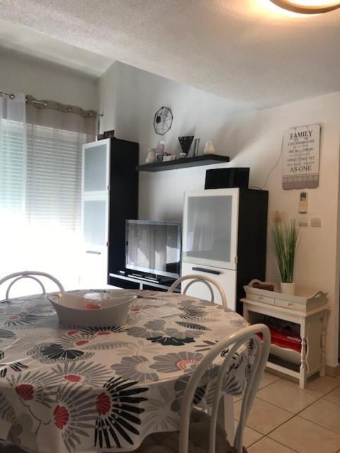 Les Reflets F5 Apartment Сен-Киприен Екстериор снимка